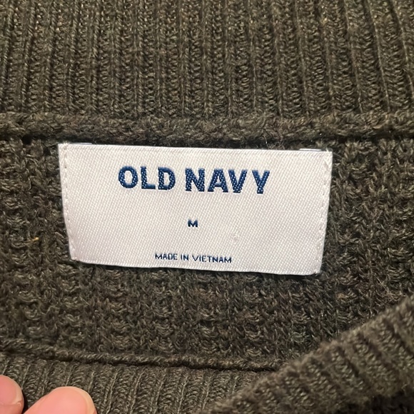 Old Navy Cropped Sweater! LIKE NEW! - Picture 3 of 4